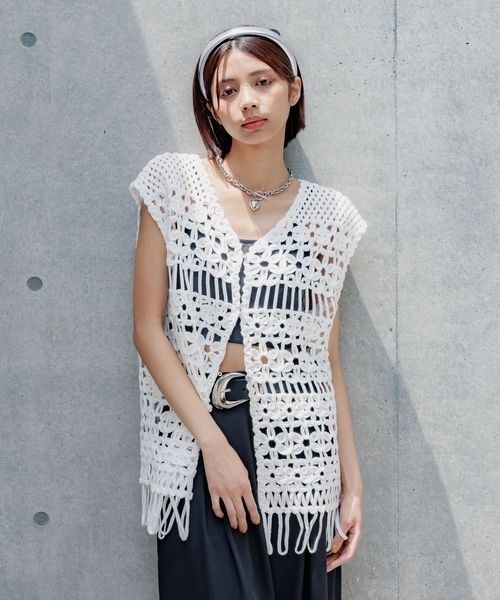 PAGEBOY(ページボーイ)の「クロシェレースベスト(ベスト・レディース・オフホワイト/ブラック/サックスブルー・FREE)」の8枚目の写真