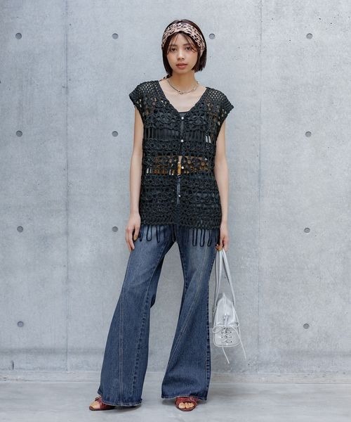 PAGEBOY(ページボーイ)の「クロシェレースベスト(ベスト・レディース・オフホワイト/ブラック/サックスブルー・FREE)」の11枚目の写真