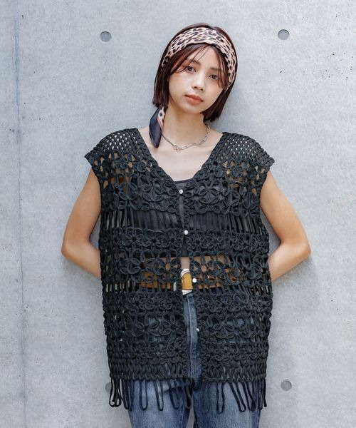 PAGEBOY(ページボーイ)の「クロシェレースベスト(ベスト・レディース・オフホワイト/ブラック/サックスブルー・FREE)」の15枚目の写真