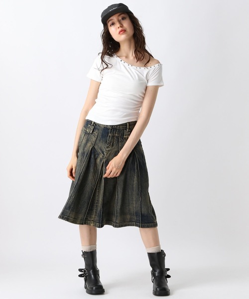 FOREVER 21(フォーエバー トゥエンティーワン)の「【2025SS】スタッズワンショルT(Tシャツ/カットソー・レディース・オフホワイト/グレー/ブラック・FREE)」の13枚目の写真