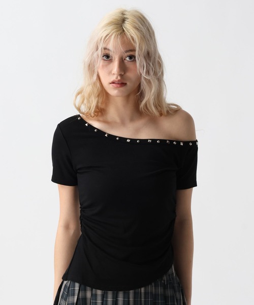 FOREVER 21(フォーエバー トゥエンティーワン)の「【2025SS】スタッズワンショルT(Tシャツ/カットソー・レディース・オフホワイト/グレー/ブラック・FREE)」の18枚目の写真