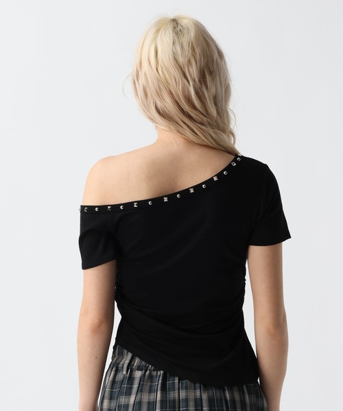 FOREVER 21(フォーエバー トゥエンティーワン)の「【2025SS】スタッズワンショルT(Tシャツ/カットソー・レディース・オフホワイト/グレー/ブラック・FREE)」の21枚目の写真