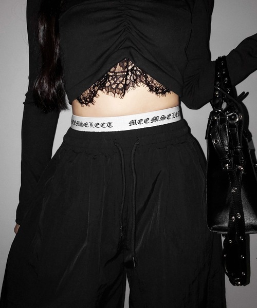 me+em select(ミームセレクト)の「【 2color / 裾絞り可能 】ウエストロゴナイロンライクワッシャーワイドパンツ / waist logo nylon-like washer wide pants(その他パンツ・レディース・ブラック×ブラック/ブラック×ホワイト・FREE)」の16枚目の写真