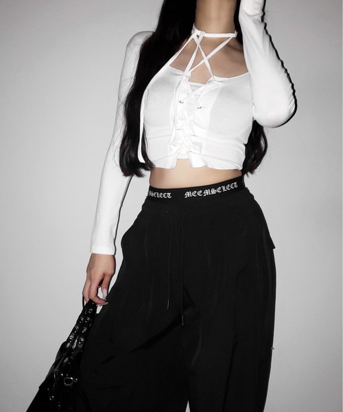 me+em select(ミームセレクト)の「【 2color / 裾絞り可能 】ウエストロゴナイロンライクワッシャーワイドパンツ / waist logo nylon-like washer wide pants(その他パンツ・レディース・ブラック×ブラック/ブラック×ホワイト・FREE)」の11枚目の写真