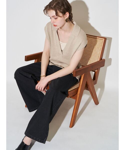 ELENDEEK(エレンディーク)の「スキッパーニットベスト(ベスト・レディース・ベージュ/ブラック/ブラウン・FREE)」の8枚目の写真