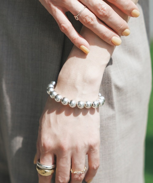 ADAM ET ROPE'(アダムエロペ)の「【EO(イオ)】Hollow ball chain bracelet(ブレスレット・レディース・シルバー・FREE)」の5枚目の写真