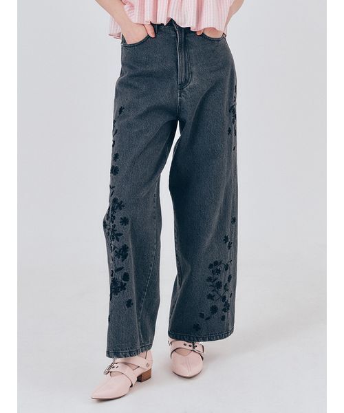 フラワー刺繍デニムパンツ（デニムパンツ）｜FURFUR（ファー
