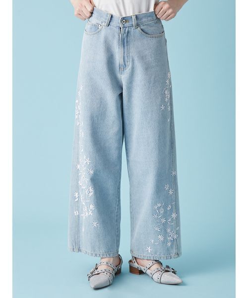 FURFUR（ファーファー）の「フラワー刺繍デニムパンツ（デニムパンツ・レディース・ブルー/ライトブルー/ブラック・1/0）」の6枚目の写真