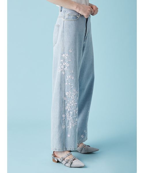 FURFUR（ファーファー）の「フラワー刺繍デニムパンツ（デニムパンツ・レディース・ブルー/ライトブルー/ブラック・1/0）」の8枚目の写真