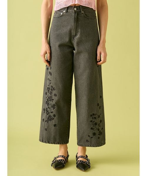 フラワー刺繍デニムパンツ（デニムパンツ）｜FURFUR（ファーファー）の