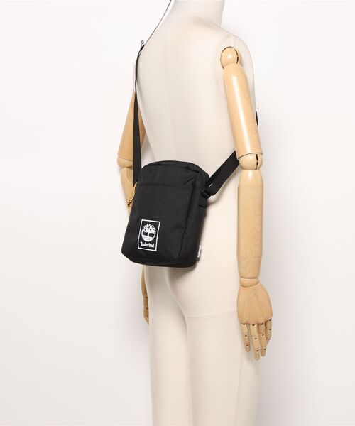 Timberland（ティンバーランド）の「セイヤー クロスボディ バッグ（ショルダーバッグ・メンズ・ブラック・FREE）」の2枚目の写真