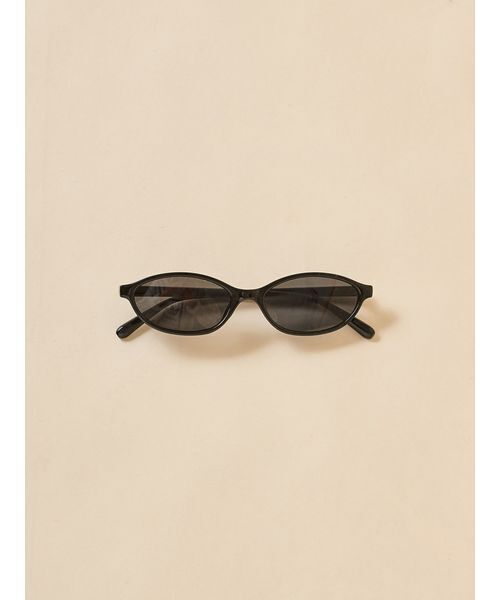 SNIDEL（スナイデル）の「スラントアイズサングラス（サングラス・レディース・ブラック/ベージュ/ブラウン・F）」の2枚目の写真