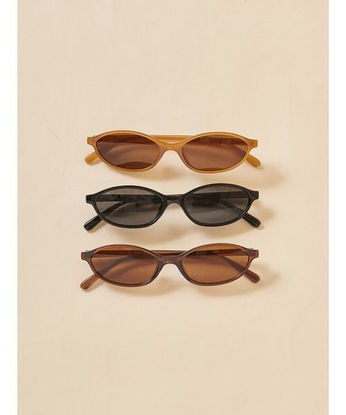 SNIDEL（スナイデル）の「スラントアイズサングラス（サングラス・レディース・ブラック/ベージュ/ブラウン・F）」の4枚目の写真