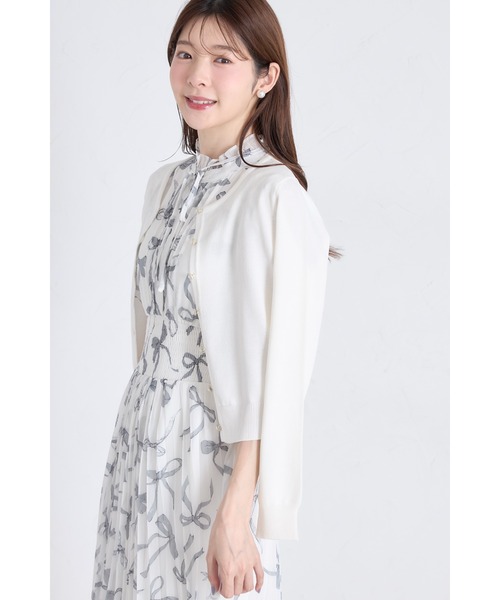 tocco closet（トッコ　クローゼット）の「ＵＶカット＆接触冷感＆ハンドウォッシュ♪超強撚パール釦カーディガン（カーディガン/ボレロ・レディース・ブラック/オフホワイト/グリーン/レッド・M）」の9枚目の写真