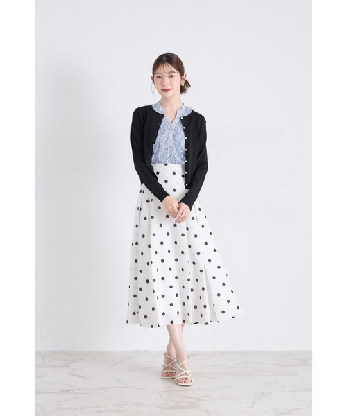tocco closet（トッコ　クローゼット）の「ＵＶカット＆接触冷感＆ハンドウォッシュ♪超強撚パール釦カーディガン（カーディガン/ボレロ・レディース・ブラック/オフホワイト/グリーン/レッド・M）」の10枚目の写真