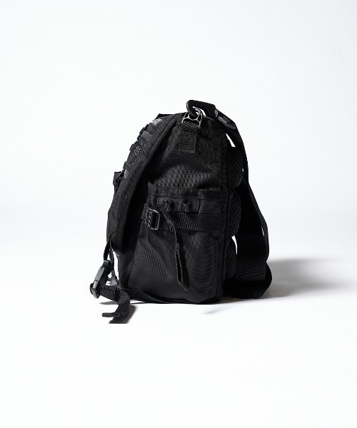 MAKAVELIC(マキャベリック)の「Supply Shoulder Bag(バックパック/リュック・メンズ・ブラック・ONESIZE)」の3枚目の写真