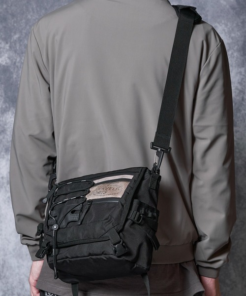 MAKAVELIC(マキャベリック)の「Supply Shoulder Bag(バックパック/リュック・メンズ・ブラック・ONESIZE)」の12枚目の写真