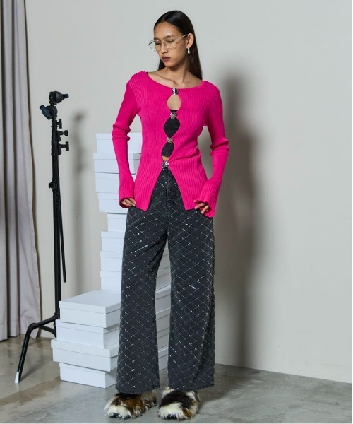 MAISON SPECIAL（メゾンスペシャル）の「Diamond Beads Embroidery Denim Pants/ダイヤビーズエンブロイダリーデニム■セットアップ対応■（デニムパンツ・レディース・ブルー/ブラック・36/38）」の3枚目の写真