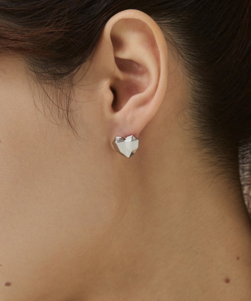 ciite' surgical stainless(シーテサージカルステンレス)の「【 金属アレルギー対応 】デザインハートピアス サージカルステンレス(両耳用)(ピアス(両耳用)・レディース・ゴールド/シルバー・FREE)」の2枚目の写真