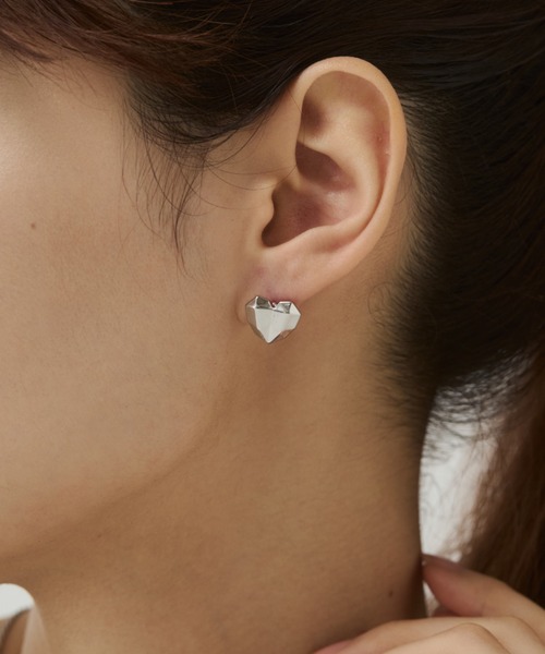 ciite' surgical stainless(シーテサージカルステンレス)の「【 金属アレルギー対応 】デザインハートピアス サージカルステンレス(両耳用)(ピアス(両耳用)・レディース・ゴールド/シルバー・FREE)」の12枚目の写真
