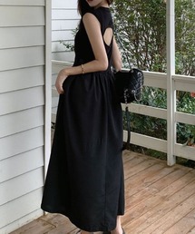 バックカットデザイン ミモレ丈 ノースリーブワンピース