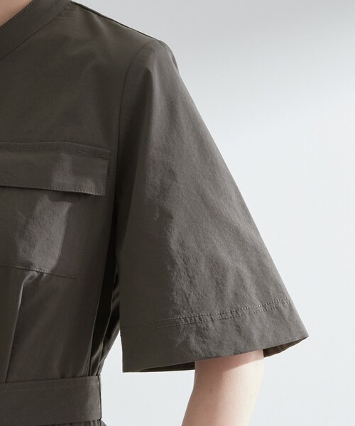 grove（グローブ）の「軽やかに決まる　ワークシャツワンピース（ワンピース・レディース・チャコールグレー/カーキ/レンガ・02/03/01/05/04）」の22枚目の写真