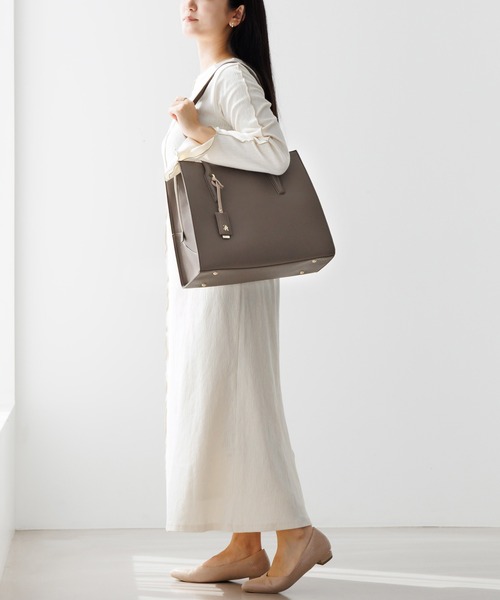 Jewelna Rose（ジュエルナローズ）の「へレス トートバッグ A4 16222（トートバッグ・レディース・ブラック/グレイッシュベージュ/ライトベージュ・FREE）」の9枚目の写真