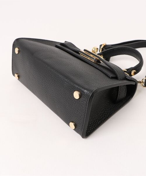 AULENTTI（オウレンティ）の「【AULENTTI/オウレンティ】金具ベルト 2WAYレザー ショルダーバッグ ハンドバッグ イタリア製（ショルダーバッグ・レディース・ブラック・FREE）」の3枚目の写真