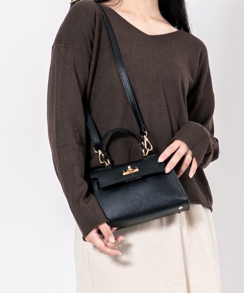 AULENTTI（オウレンティ）の「【AULENTTI/オウレンティ】金具ベルト 2WAYレザー ショルダーバッグ ハンドバッグ イタリア製（ショルダーバッグ・レディース・ブラック・FREE）」の6枚目の写真