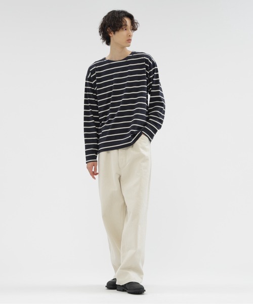 MHL.(エムエイチエル)の「SMOOTH COTTON JERSEY TOP(Tシャツ/カットソー・メンズ・ホワイト系その他6/ブラック/ホワイト・MEDIUM/LARGE)」の8枚目の写真