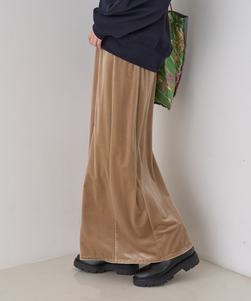 Rouge vif（ルージュヴィフ）の「ベロアフロントスリットスカート（スカート・レディース・ブラック/ベージュ・36/38）」の4枚目の写真