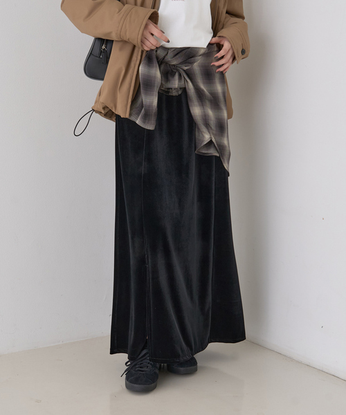 Rouge vif（ルージュヴィフ）の「ベロアフロントスリットスカート（スカート・レディース・ブラック/ベージュ・36/38）」の8枚目の写真