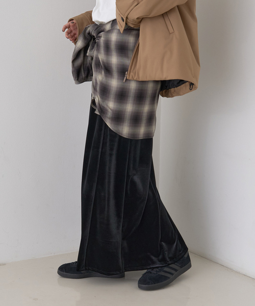 Rouge vif（ルージュヴィフ）の「ベロアフロントスリットスカート（スカート・レディース・ブラック/ベージュ・36/38）」の10枚目の写真