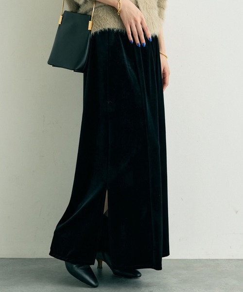 Rouge vif（ルージュヴィフ）の「ベロアフロントスリットスカート（スカート・レディース・ブラック/ベージュ・36/38）」の2枚目の写真