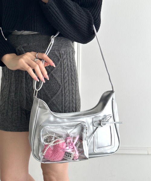 wears(ウェアーズ)の「クリアポケット付き PU推し活痛バッグ(ハンドバッグ・レディース・ブラック/アイボリー/レッド/シルバー・FREE)」の4枚目の写真