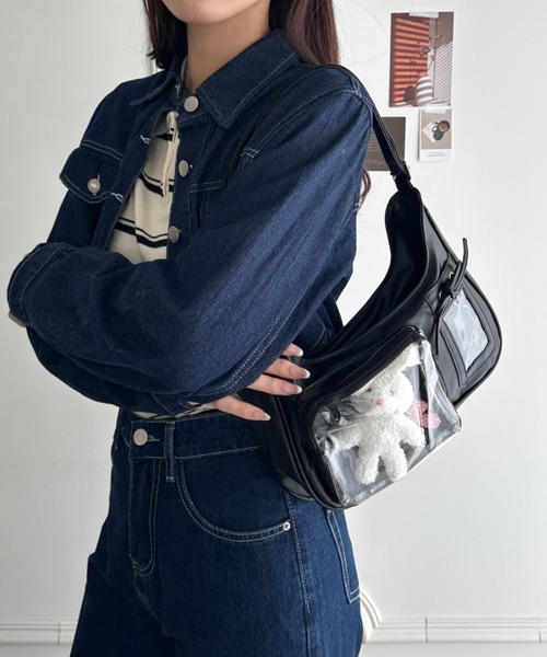 wears(ウェアーズ)の「クリアポケット付き PU推し活痛バッグ(ハンドバッグ・レディース・ブラック/アイボリー/レッド/シルバー・FREE)」の15枚目の写真