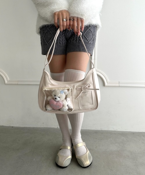 wears(ウェアーズ)の「クリアポケット付き PU推し活痛バッグ(ハンドバッグ・レディース・ブラック/アイボリー/レッド/シルバー・FREE)」の10枚目の写真