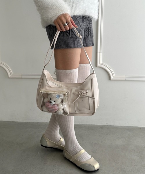 wears(ウェアーズ)の「クリアポケット付き PU推し活痛バッグ(ハンドバッグ・レディース・ブラック/アイボリー/レッド/シルバー・FREE)」の11枚目の写真