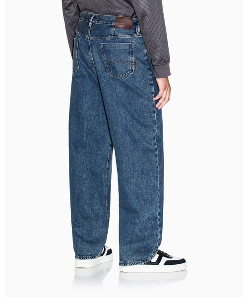 ARMANI EXCHANGE（アルマーニエクスチェンジ）の「【A|X アルマーニ エクスチェンジ】ブルーウォッシュデニムパンツ_J72 LOOSE（デニムパンツ・メンズ・インディゴブルー・33inch/36inch/34inch/32inch/31inch/30inch/29inch/28inch）」の2枚目の写真