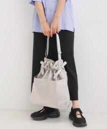 シャイニー生地巾着ショルダーバッグ