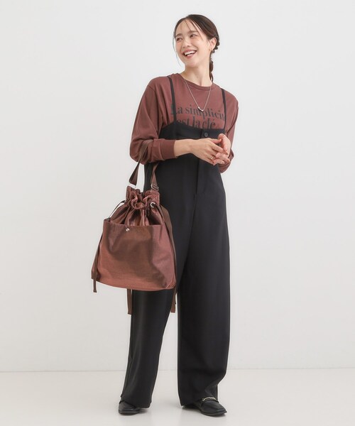 SHOO・LA・RUE(シューラルー)の「シャイニー生地巾着ショルダーバッグ(ショルダーバッグ・レディース・グレー/シルバー/ブラック/ブロンズ・00)」の8枚目の写真