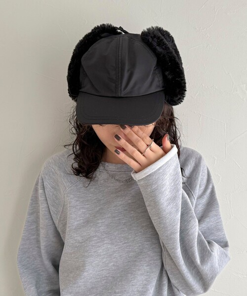 fredy emue(フレディエミュ)の「【CONTROL FREAK/コントロールフリーク】ボアイヤーカバーナイロンキャップ(キャップ・レディース・ベージュ/ブラック・FREE)」の12枚目の写真