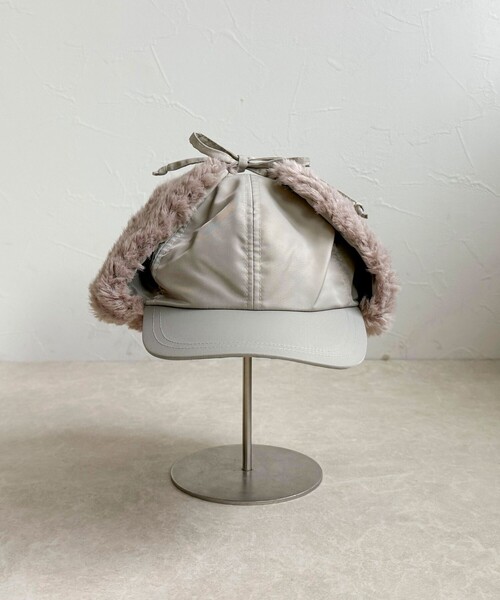 fredy emue(フレディエミュ)の「【CONTROL FREAK/コントロールフリーク】ボアイヤーカバーナイロンキャップ(キャップ・レディース・ベージュ/ブラック・FREE)」の9枚目の写真