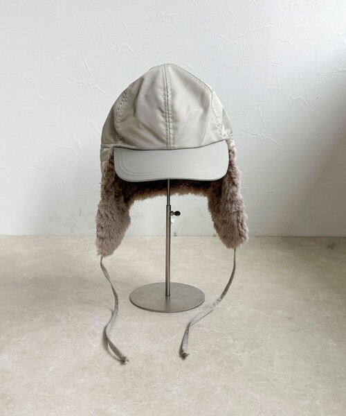 fredy emue(フレディエミュ)の「【CONTROL FREAK/コントロールフリーク】ボアイヤーカバーナイロンキャップ(キャップ・レディース・ベージュ/ブラック・FREE)」の3枚目の写真