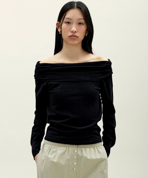 anggae（アンゲ）の「anggae/アンゲ OFF SHOULDER PULLOVER オフショルダーカシミヤニットトップス 冬服（ニット/セーター・レディース・ブラック/アイボリー・S/M）」の5枚目の写真