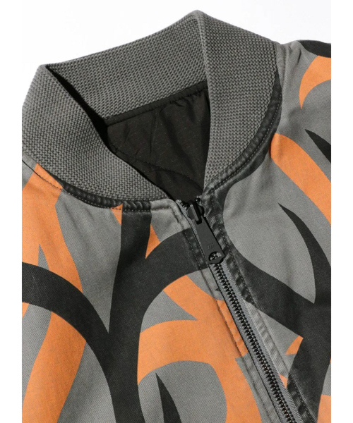made in standard (メイドインスタンダード)の「【MADE IN STANDARD】PRINTED MA-1 VEST REVERSIBLE/リバーシブル【WEB限定】(ブルゾン・メンズ・ブラック/グレー・L/M)」の4枚目の写真