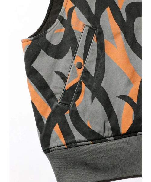 made in standard (メイドインスタンダード)の「【MADE IN STANDARD】PRINTED MA-1 VEST REVERSIBLE/リバーシブル【WEB限定】(ブルゾン・メンズ・ブラック/グレー・L/M)」の6枚目の写真