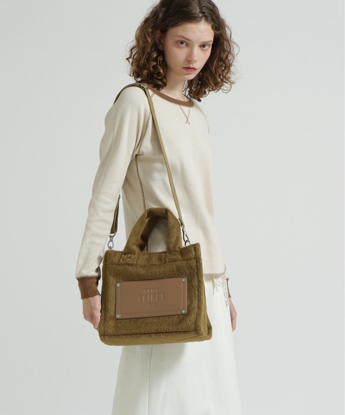AVIREX(アヴィレックス)の「《直営店限定》SHAGGY BAG(トートバッグ・レディース・マスタード/ブラック・F)」の6枚目の写真