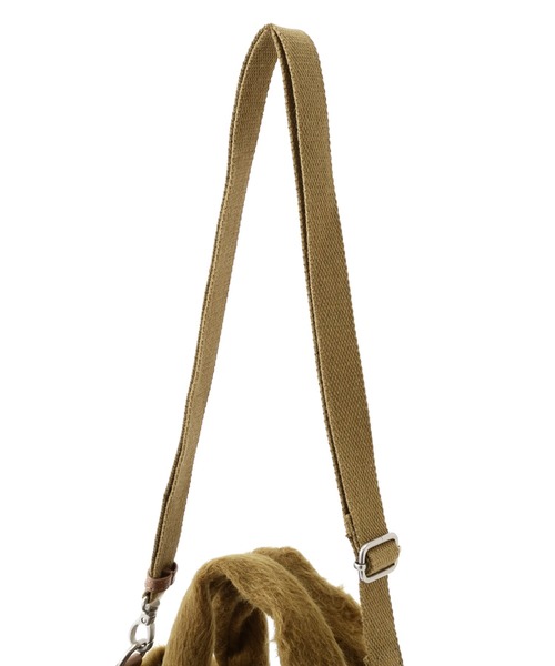 AVIREX(アヴィレックス)の「《直営店限定》SHAGGY BAG(トートバッグ・レディース・マスタード/ブラック・F)」の11枚目の写真