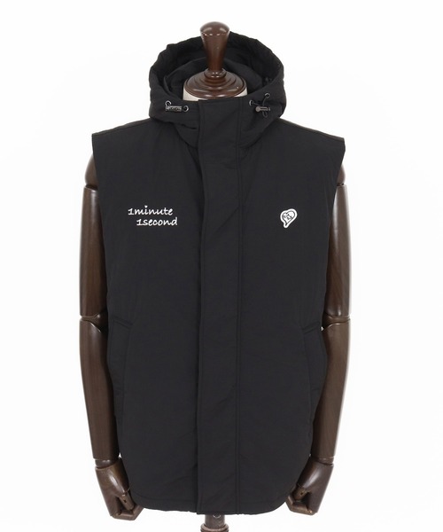 1minute 1second(ワンミニットワンセカンド)の「mcg3722-cursive embroidery hooded vest フーデッドナイロンベスト(1M25F020)(ベスト・メンズ・チャコール/ブラック・XL/L/M/S)」の16枚目の写真